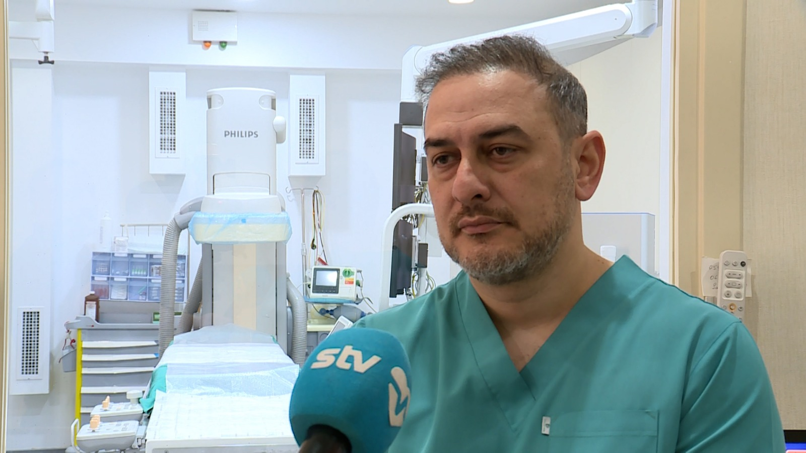 Baku City Hospitalın baş həkimi nadir əməliyyatı uğurla icra edib - » Medical Media